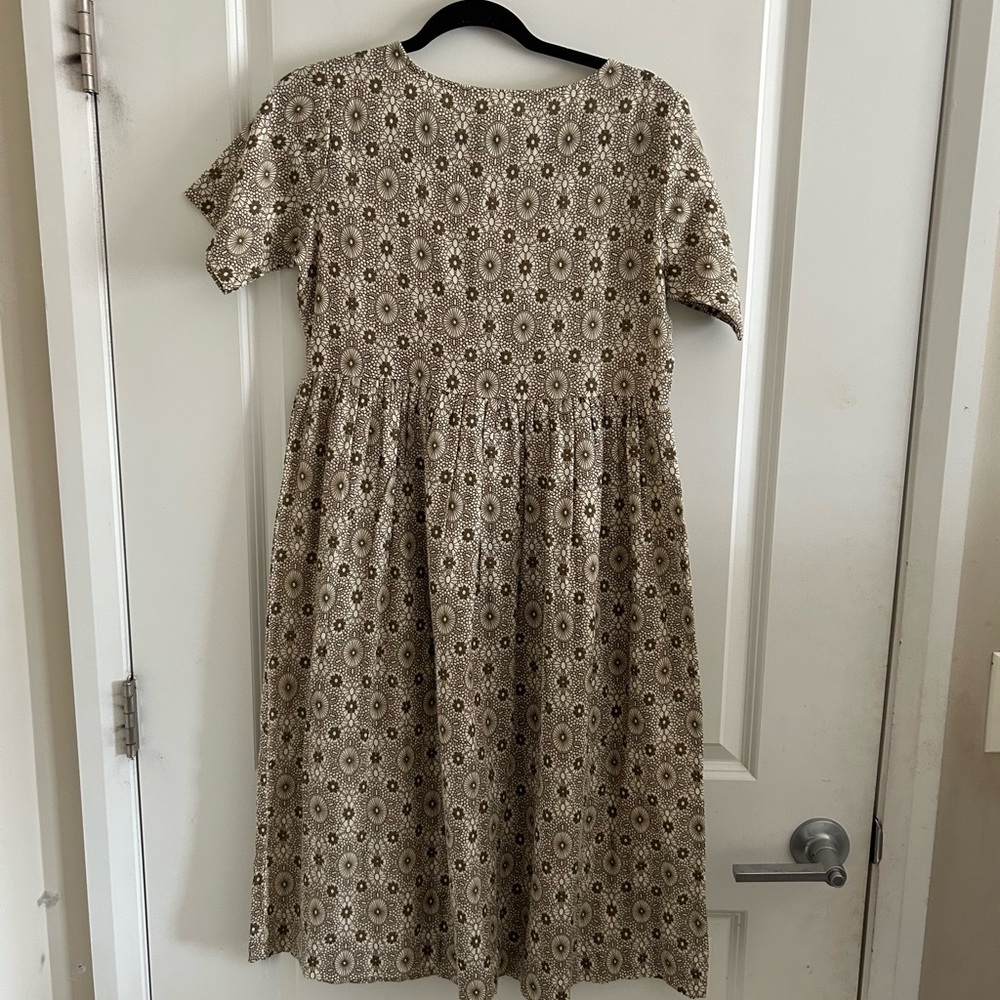 Kate Quinn Beige Floral Kids Dress - Picture 6 of 7